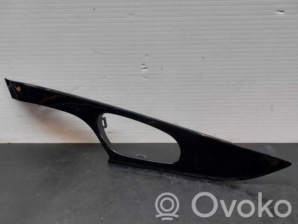 Nissan Qashqai Rivestimento della portiera anteriore (modanatura)