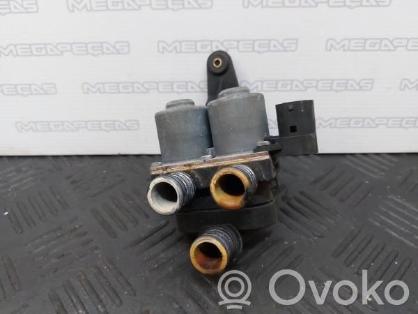 Coolant heater control valve   8376297