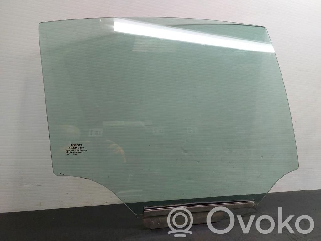Toyota Avensis T270 Vitre de fenêtre porte arrière 