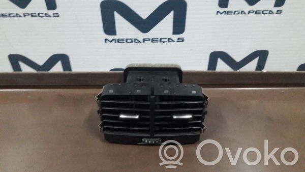 Rejilla de ventilación central del panel   4F0819203C