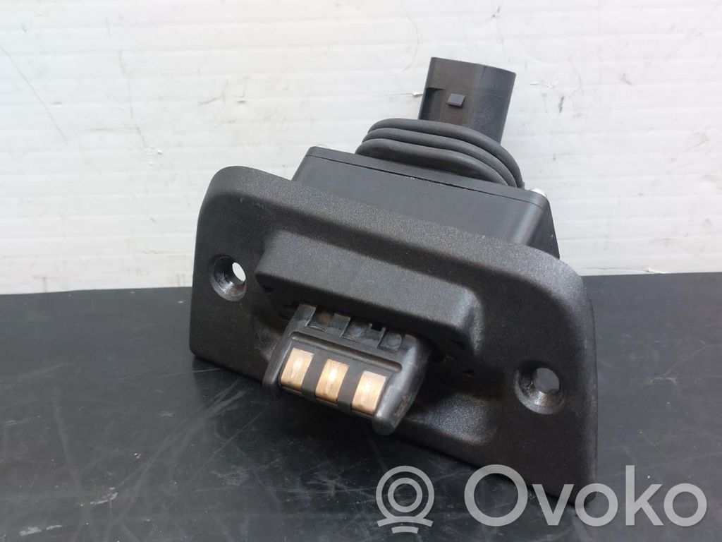 Comutator/buton multifuncțional   7E0907438