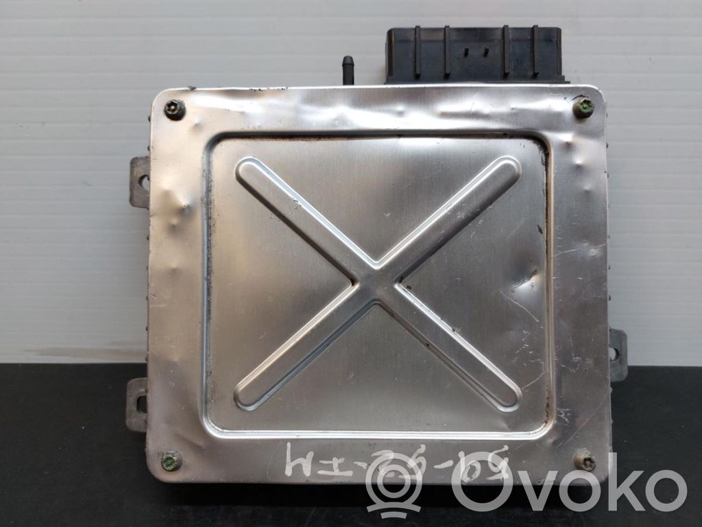 Unidad de control/módulo del motor   MKC104021