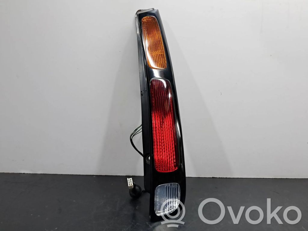 Toyota Corolla Verso E110 Lampă spate în caroserie 