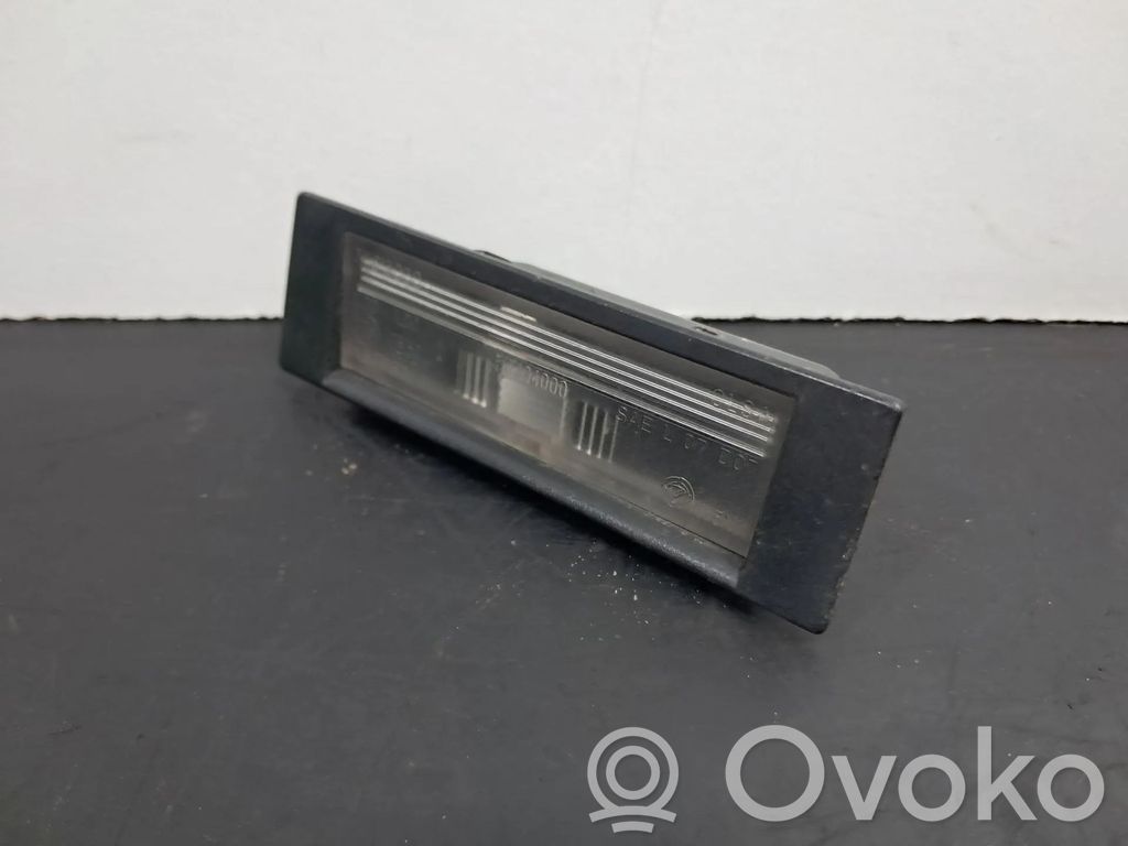 Éclairage de plaque d'immatriculation   517134000,04613000,04613010