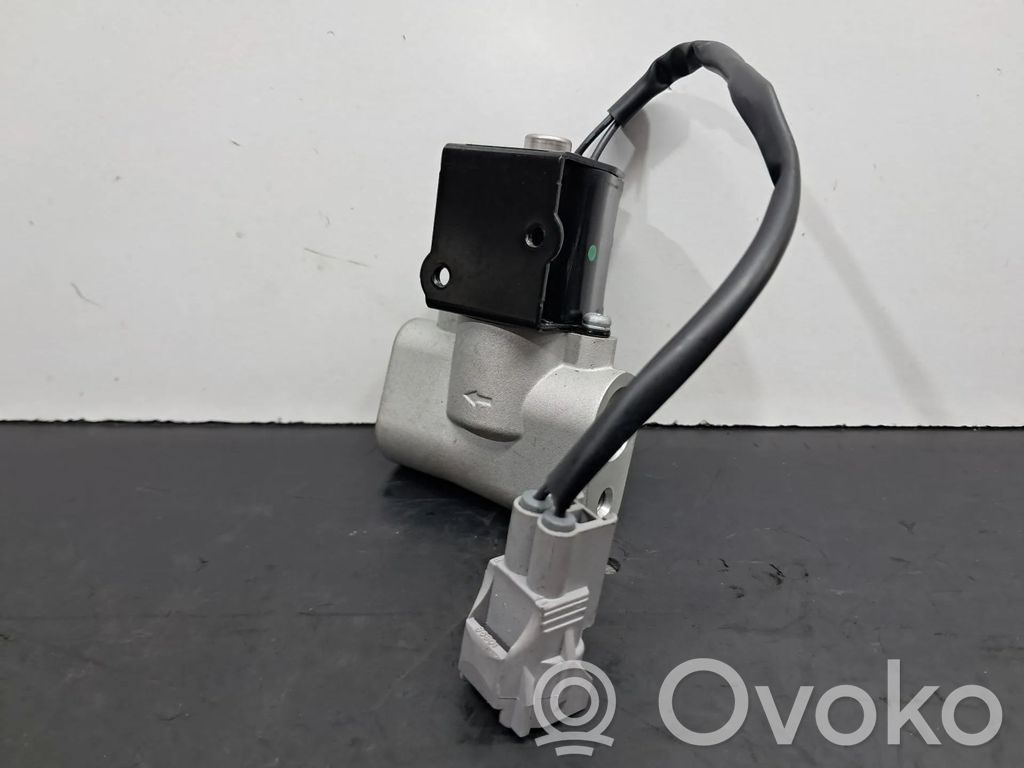Toyota RAV 4 (XA50) Valve 