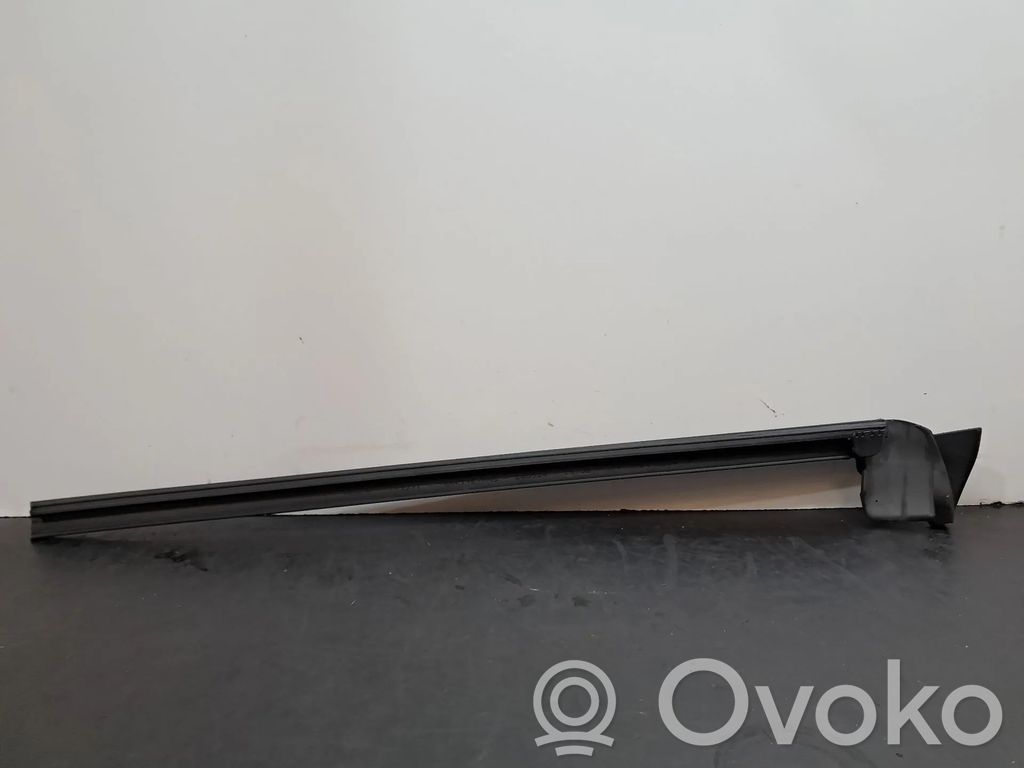 Tesla Model Y Cheder geam 