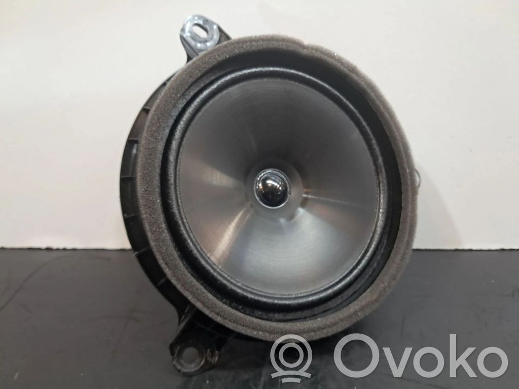 Toyota RAV 4 (XA50) Altavoz del panel 