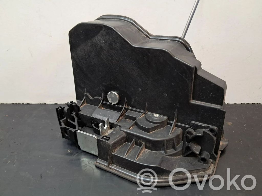 BMW 1 F20 F21 Zamek drzwi tylnych 