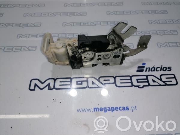Priekšpusē slēdzene   1339729080,2PINOS