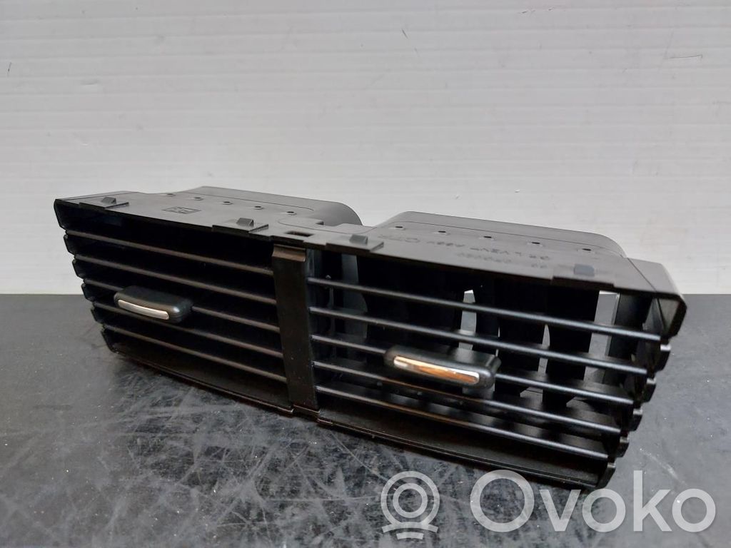 Rejilla de ventilación central del panel   66110FG020
