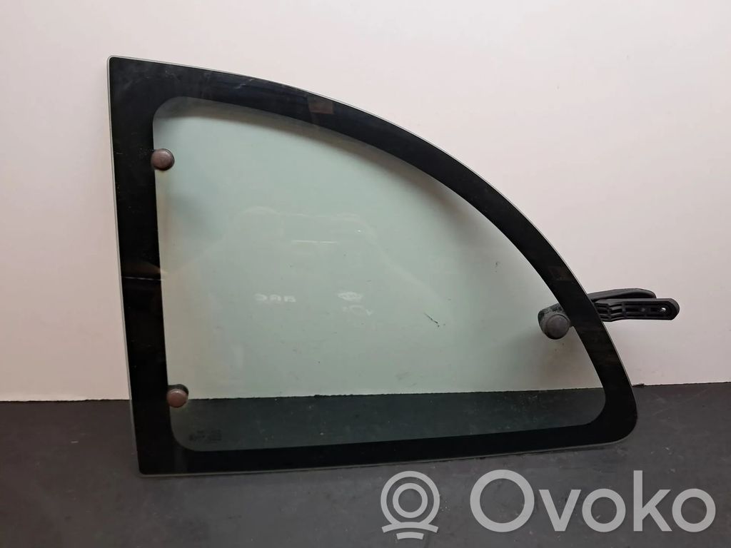 Rear side window   1124762,43R000015,E943R000015