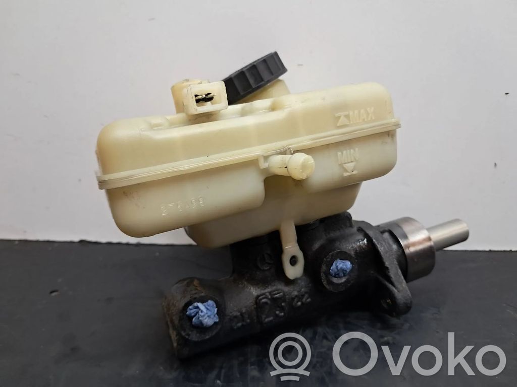 Mercedes-Benz Sprinter W901 W902 W903 W904 Główny cylinder hamulca 