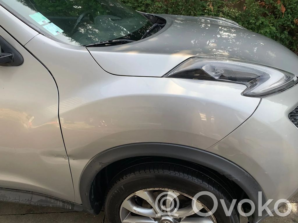 Nissan Juke I F15 Błotnik przedni 