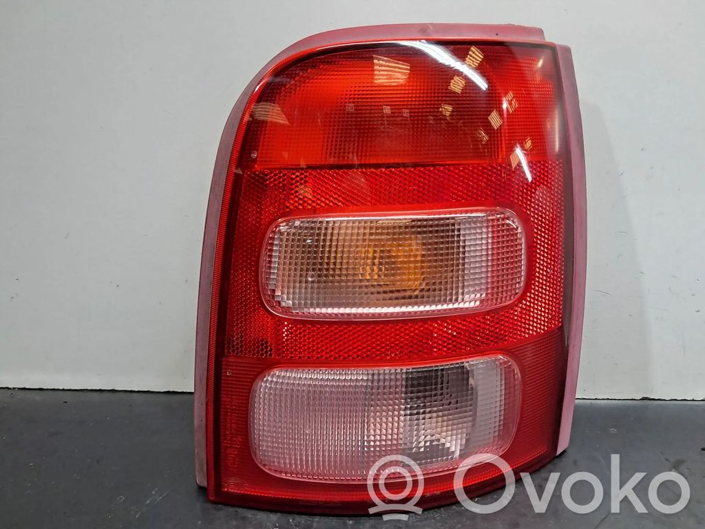 Nissan Micra Lampa tylna 