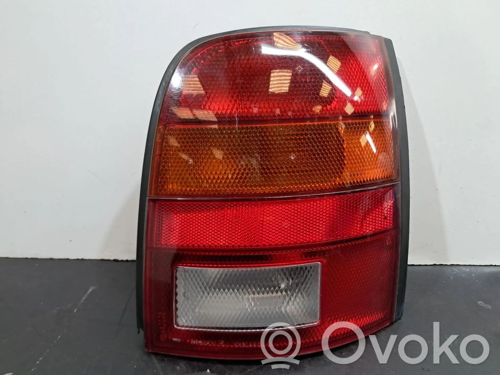 Nissan Micra Luci posteriori