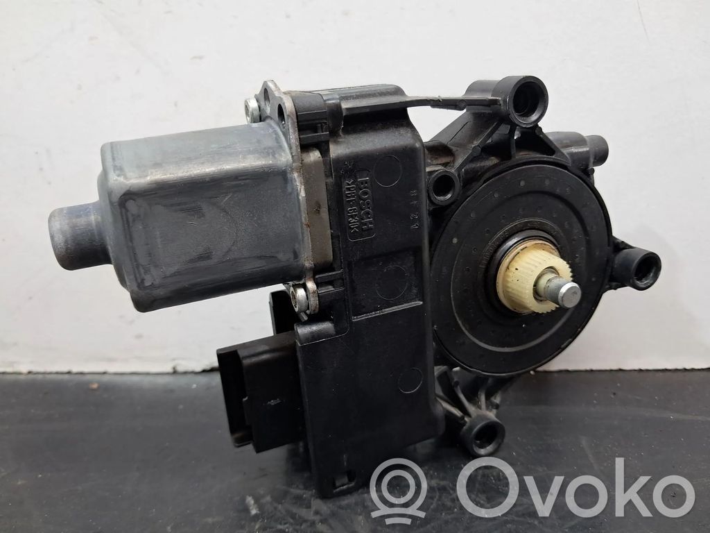 Peugeot 208 I Silnik regulatora szyby drzwi przednich 