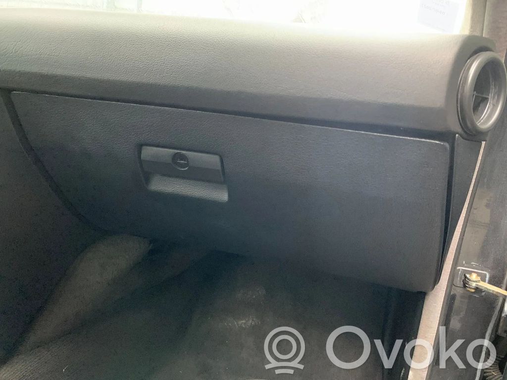 BMW 5 E34 Daiktadėžė 