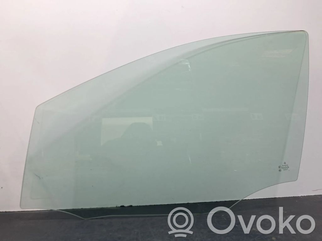 Mercedes-Benz B W245 Szyba drzwi przednich 