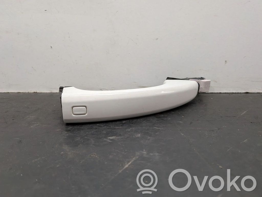 Manecilla externa puerta delantera   8T0837205A