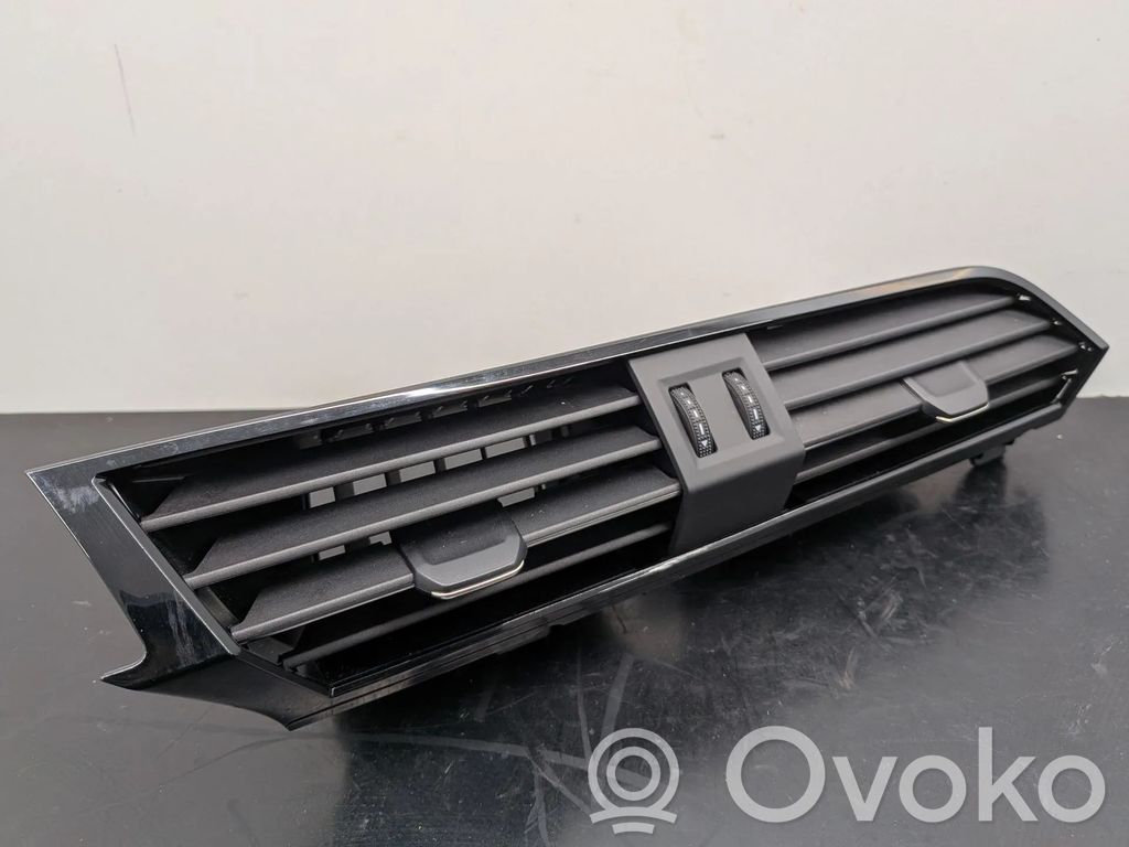 Rejilla de ventilación central del panel   83B820903