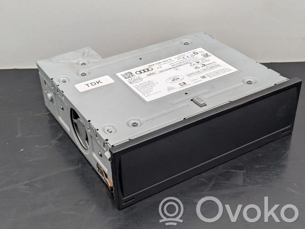 Audi RS Q3 Panel / Radioodtwarzacz CD/DVD/GPS 