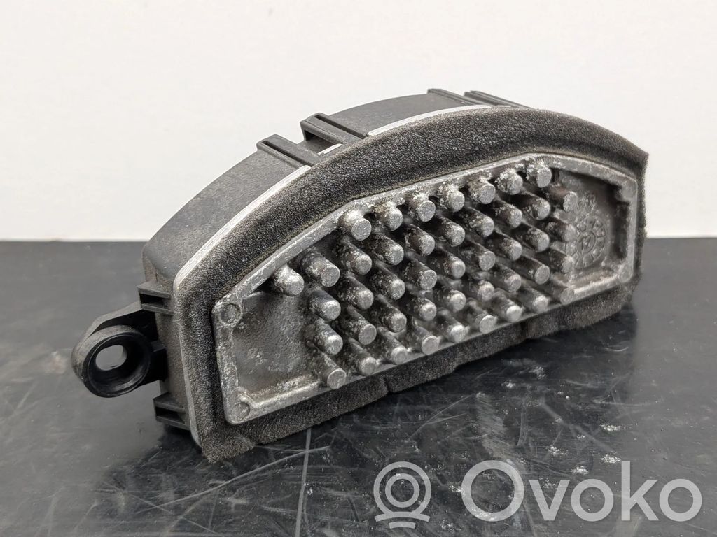 BMW 2 F46 Releu ventilator aerotermă 