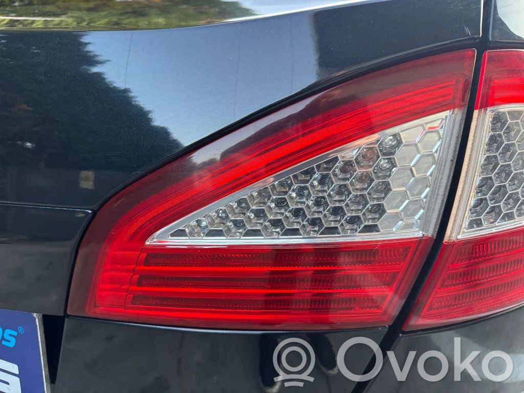 Ford Mondeo MK IV Lampă spate în capacul portbagajului 