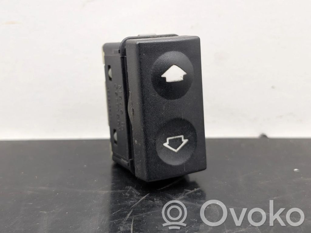 Electric window control switch   61318368943,8368943