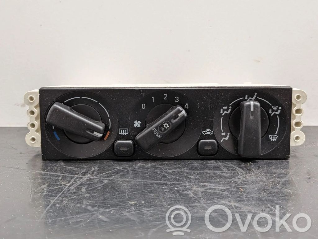 Climate control unit   MR262492