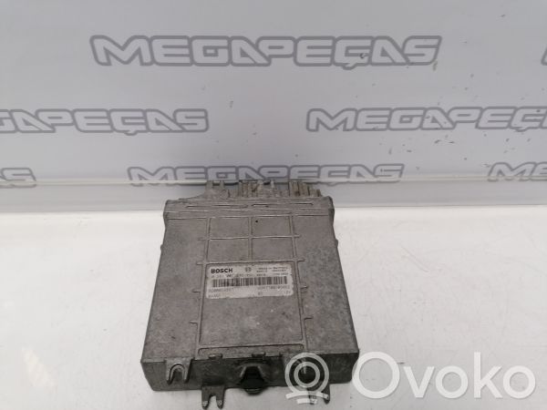 Unidad de control/módulo del motor   8200059887,0281001878