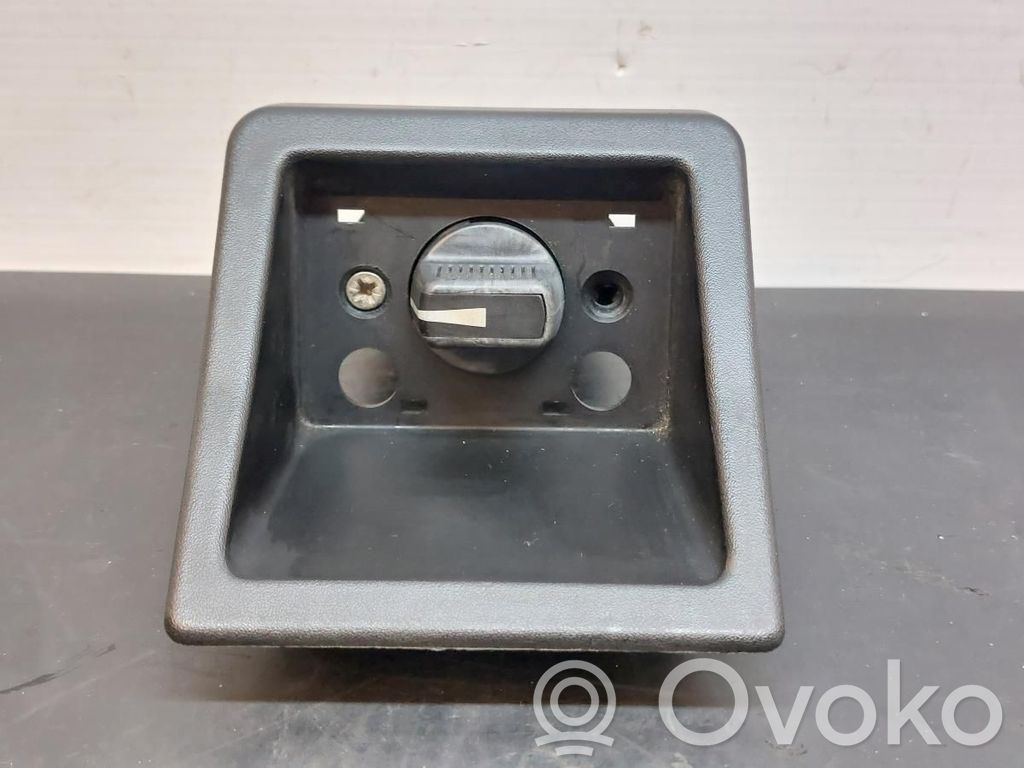 Light switch   1370961