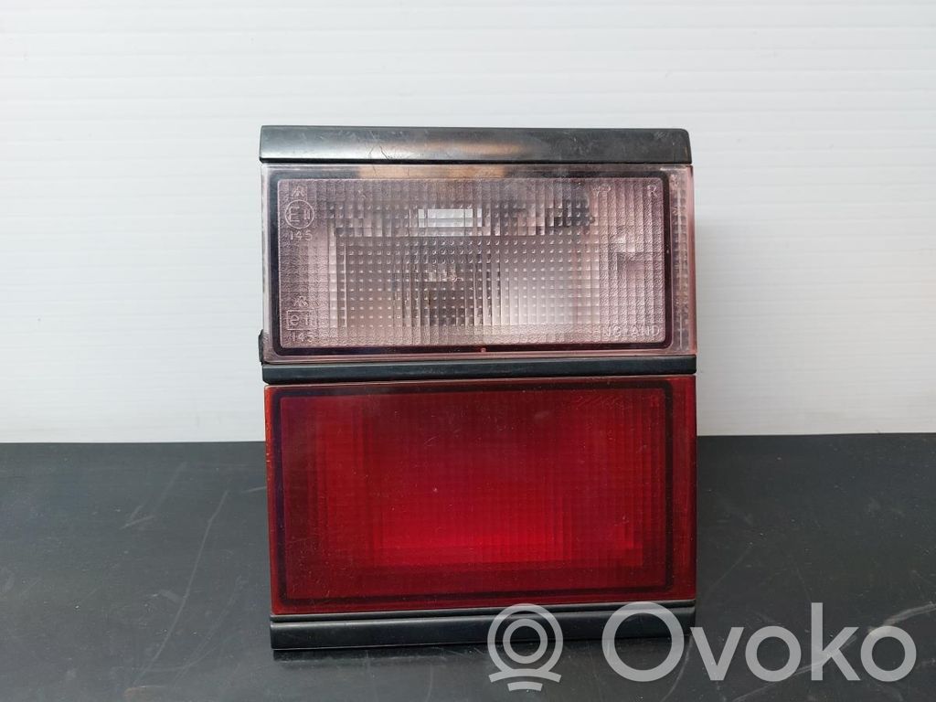 Tailgate rear/tail lights