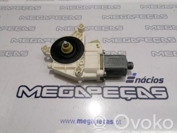 Mercedes-Benz C W204 Motorino alzacristalli della portiera anteriore 