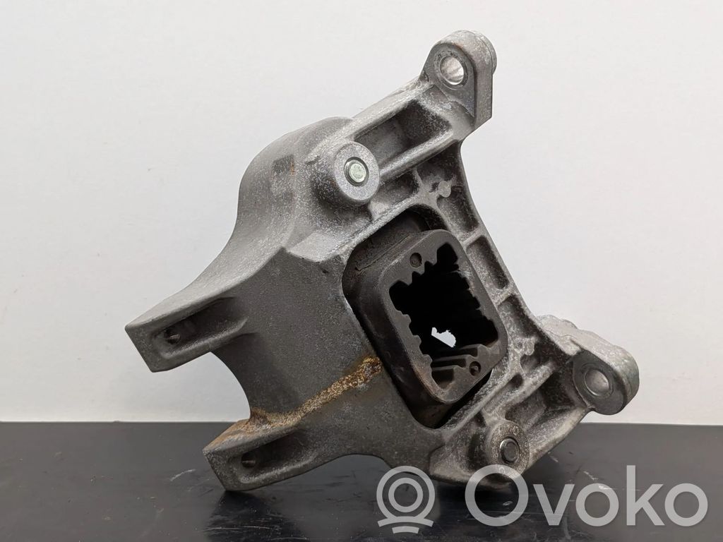 Nissan Micra Engine mount bracket 