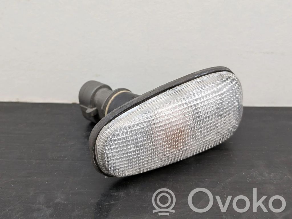 Blinker vorne Stoßstange   9120467,1713400