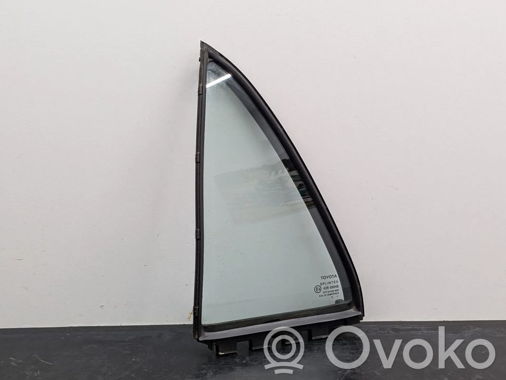 Toyota Corolla Verso E120 E121 Finestrino laterale posteriore