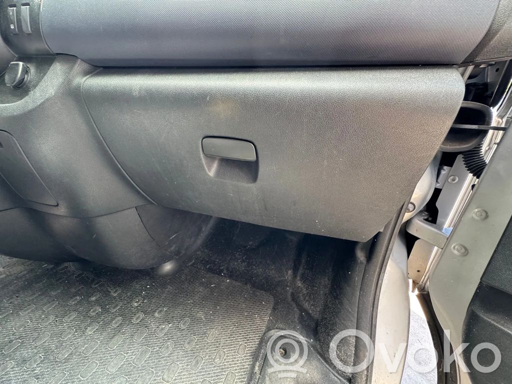 Opel Vivaro Guantera