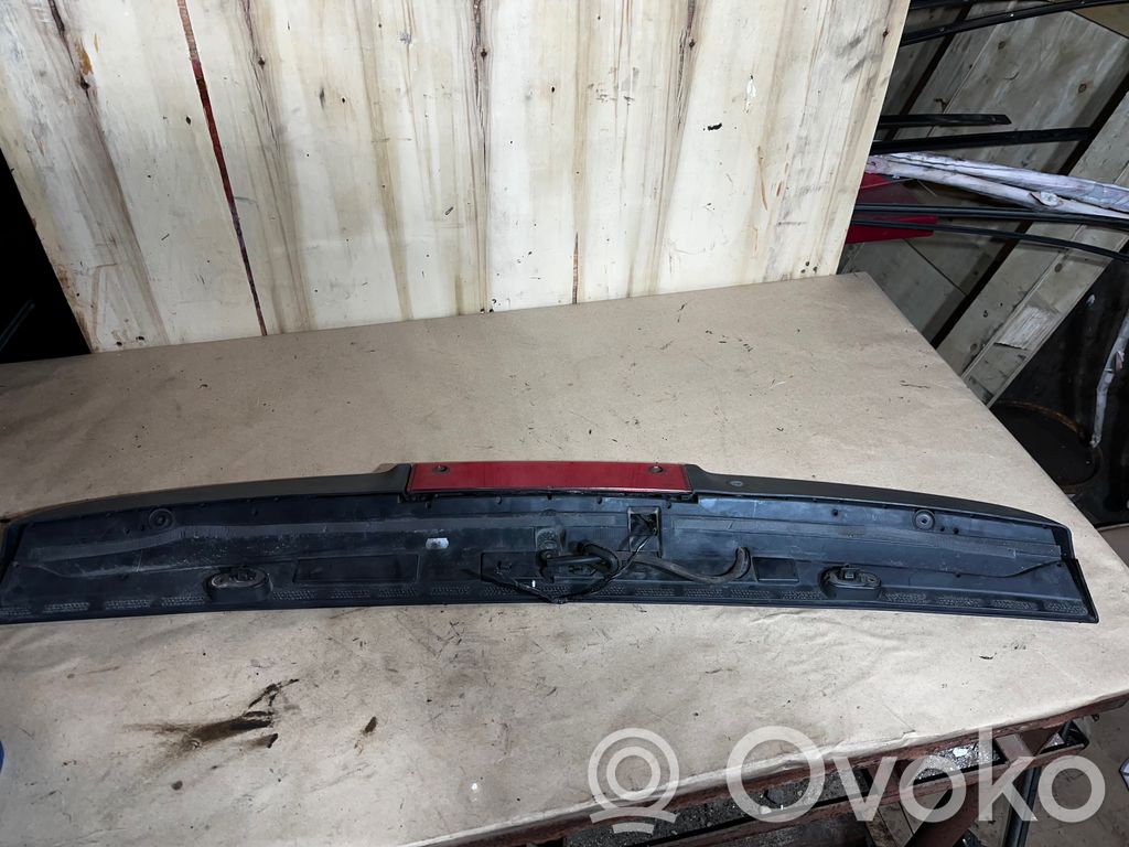 Tailgate/trunk spoiler   DN13427,PPTD22,C8L6A