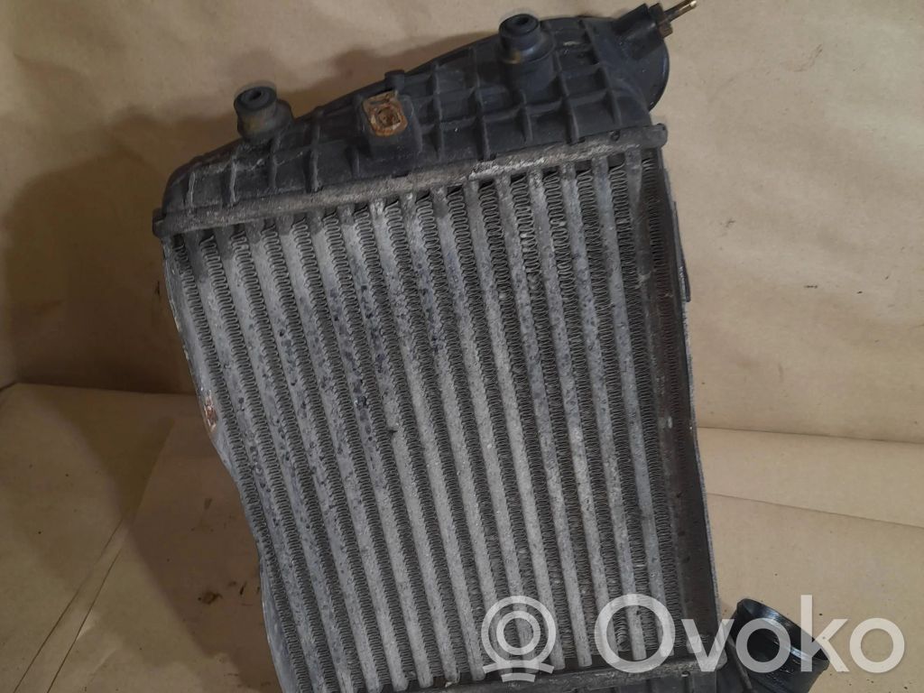 Interkūlerio radiatorius   4A0145805K