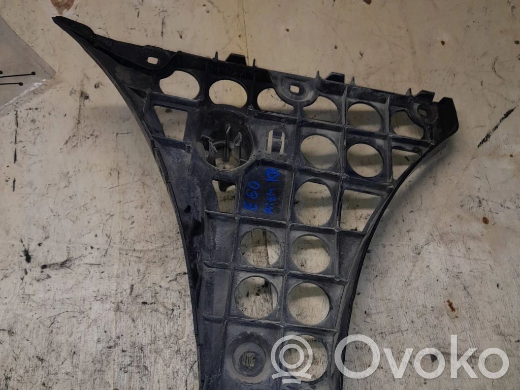 BMW 5 E60 E61 Galinis laikiklis bamperio 