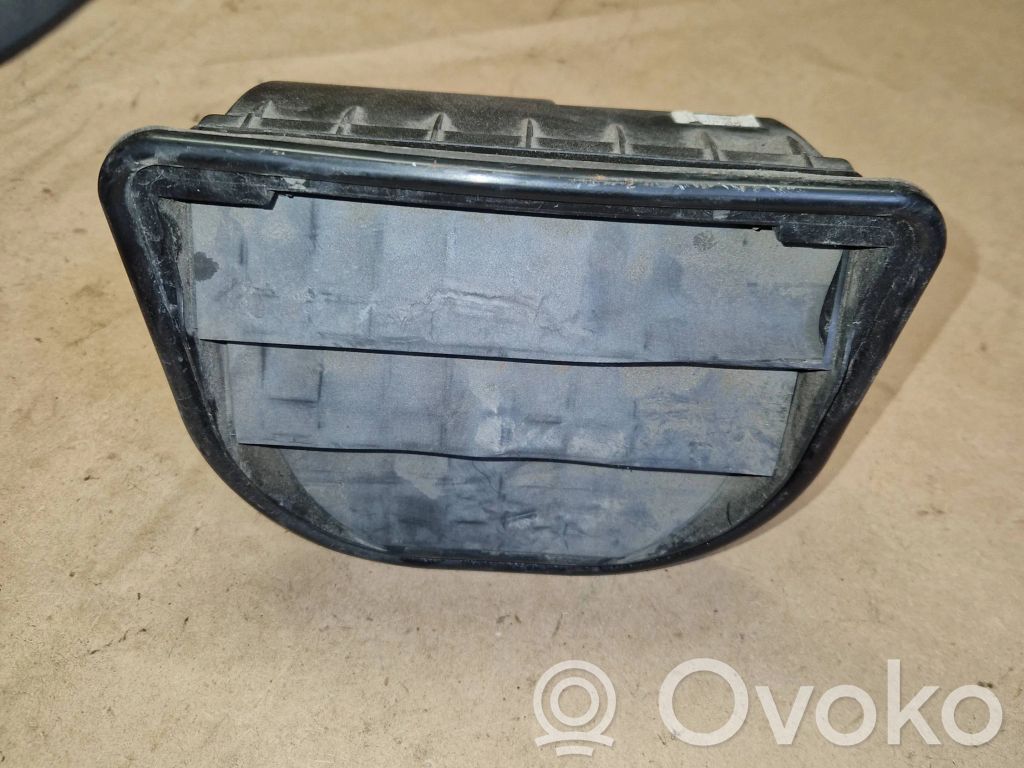 Volvo XC90 Quarter panel pressure vent 