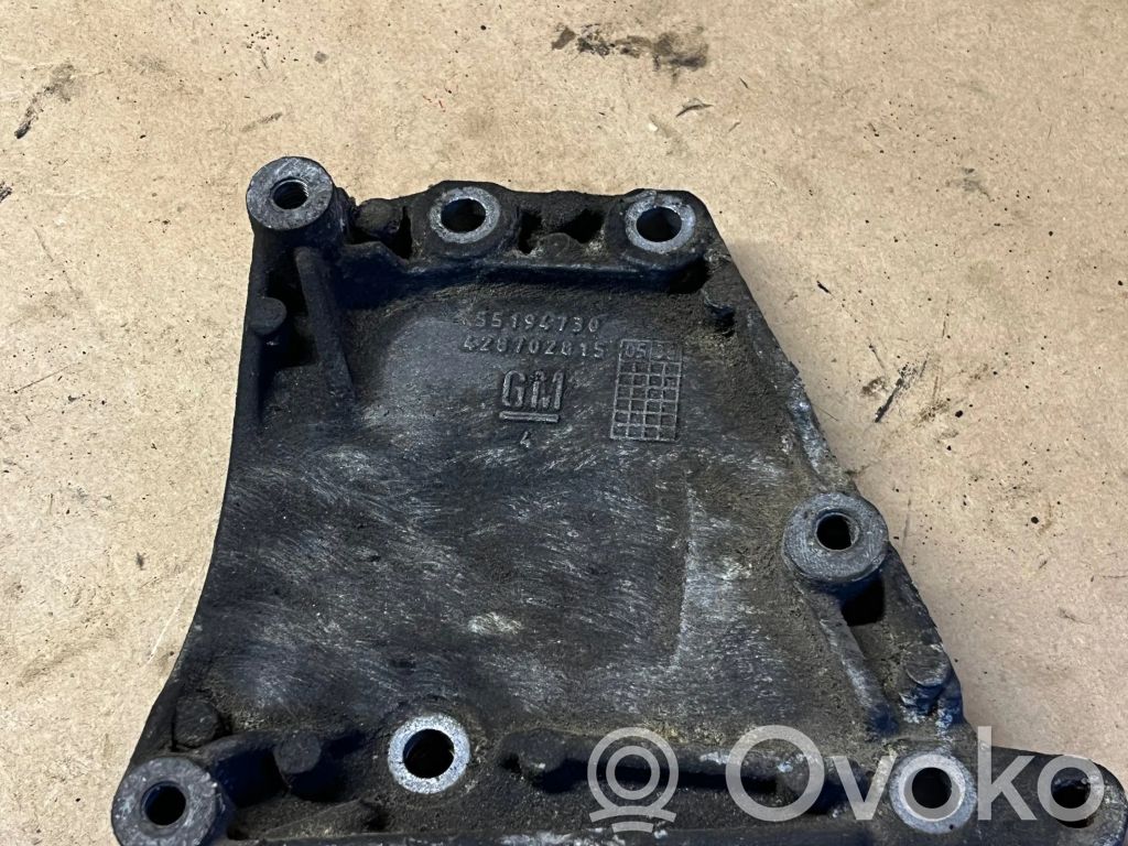 Engine mounting bracket   55194730,428702815