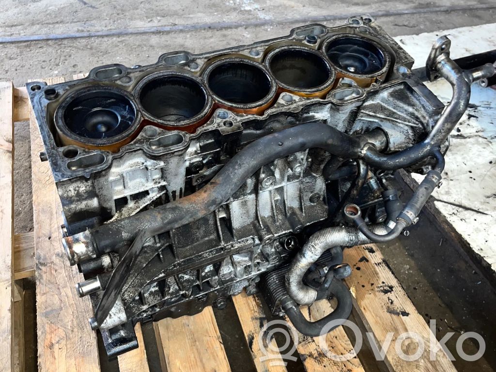 Volvo V70 Engine block 