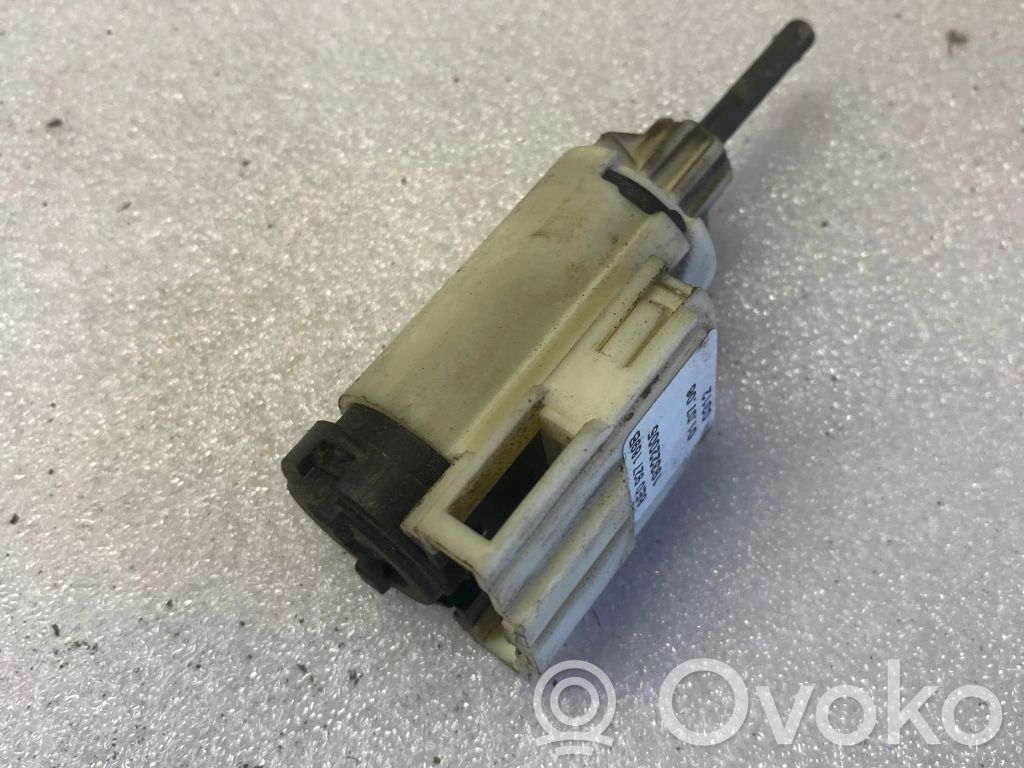 Volkswagen Transporter - Caravelle T5 Brake pedal sensor switch 
