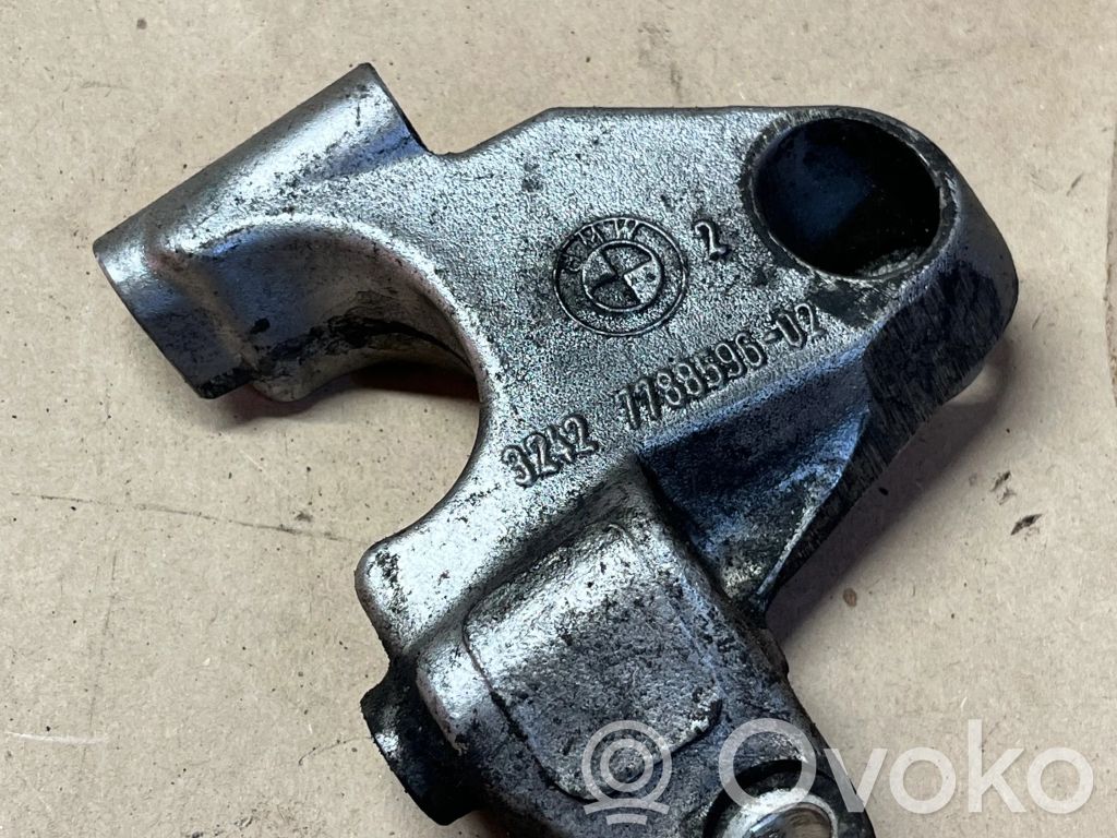 BMW 7 E65 E66 Power steering pump mounting bracket 