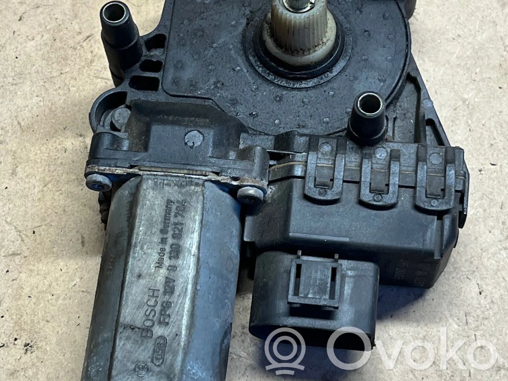 Silnik regulatora szyby drzwi przednich   0130821794,1203003231