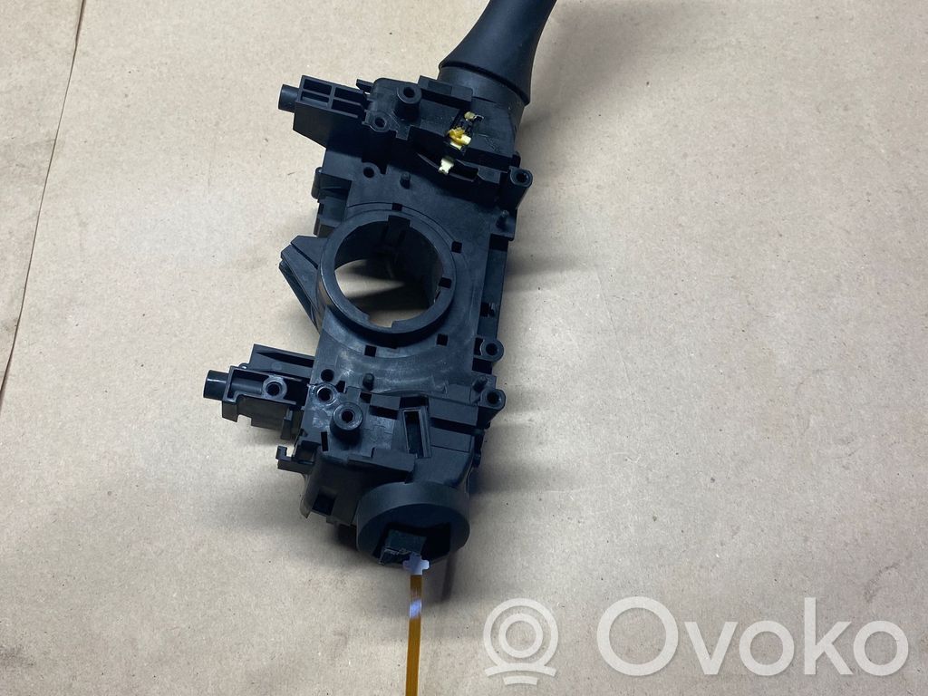 Dacia Duster II Wiper turn signal indicator stalk/switch 