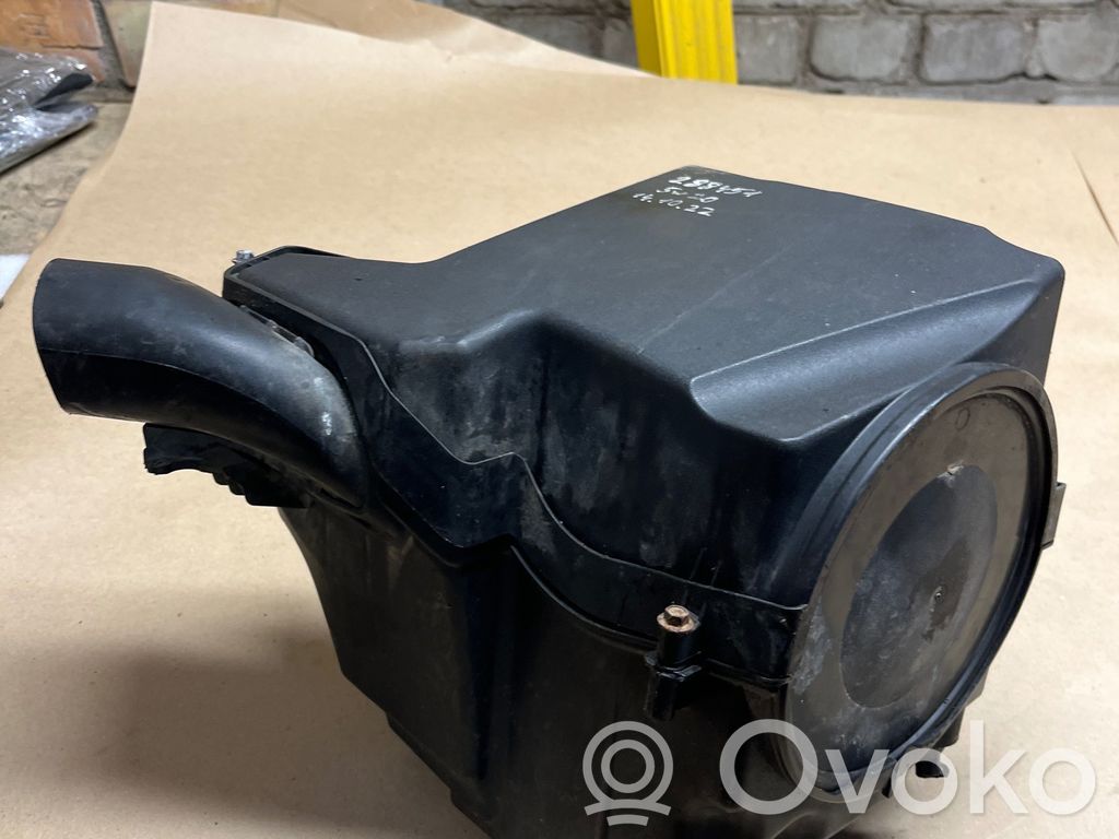 Ford Focus Air filter box 