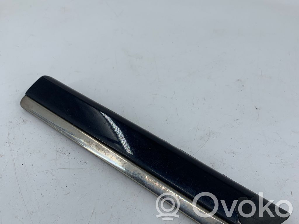 BMW 5 E39 Apdaila sparno (moldingas) 