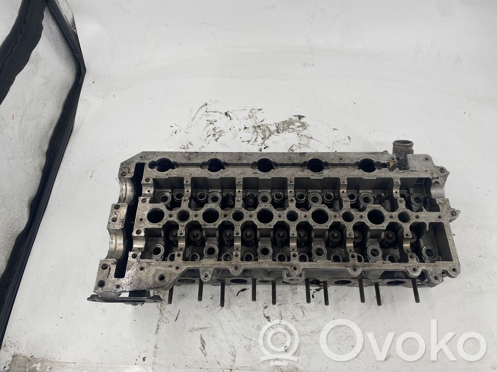 Engine head   30731988